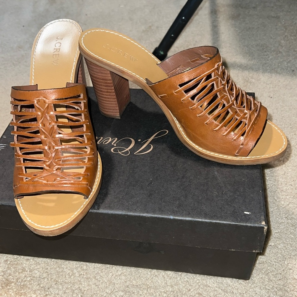 Brown kitten heels